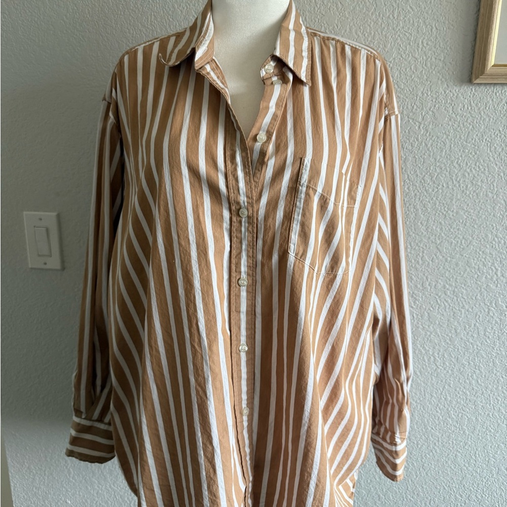 GAP Tan and White Striped Shirt